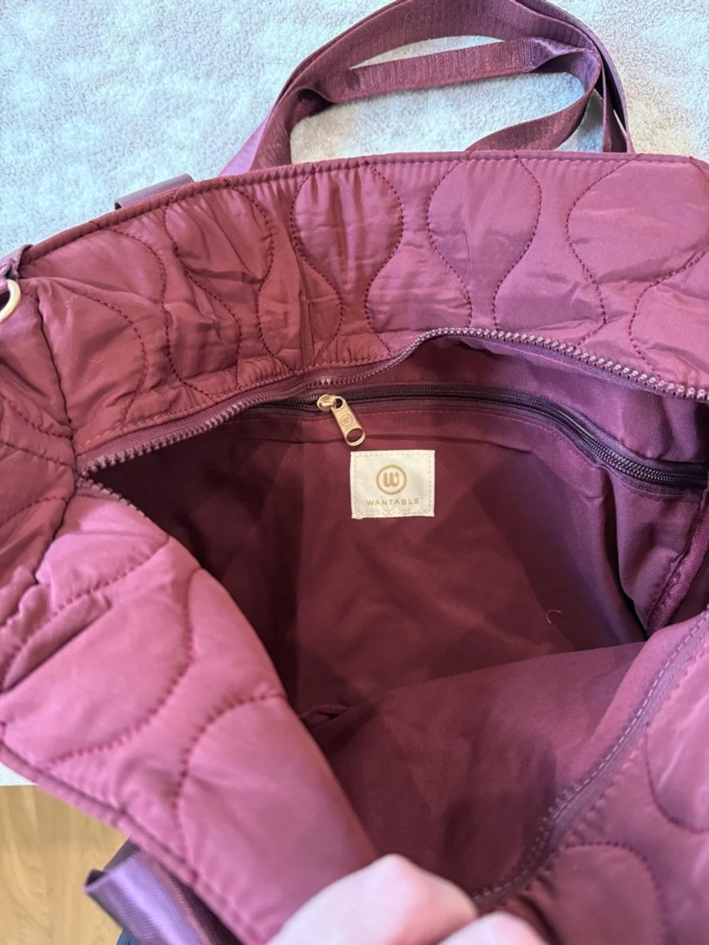 • NEW • Wantable • Quilted Tote Bag in Burgundy with shoulder strap & long strap - Picture 5 of 12